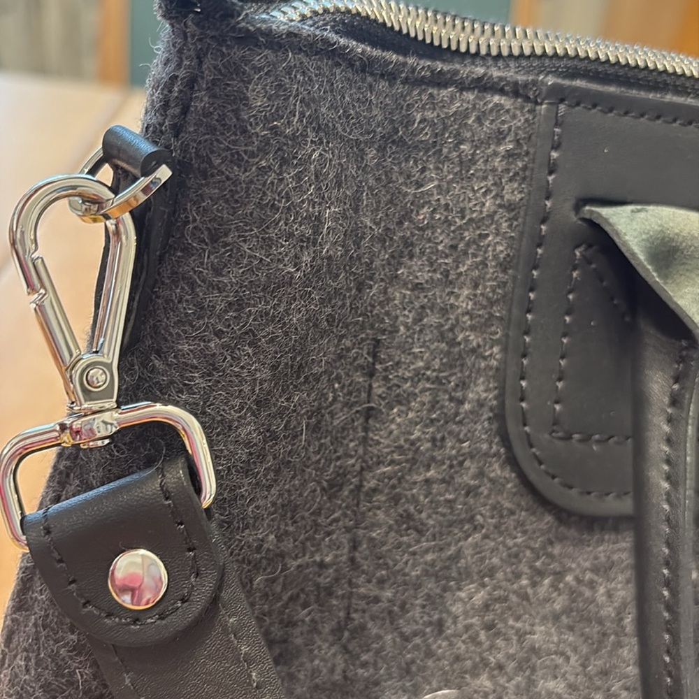 Graf Lantz Bedford Merino Wool Satchel with Detachable Cross Body Strap. - Picture 9 of 11